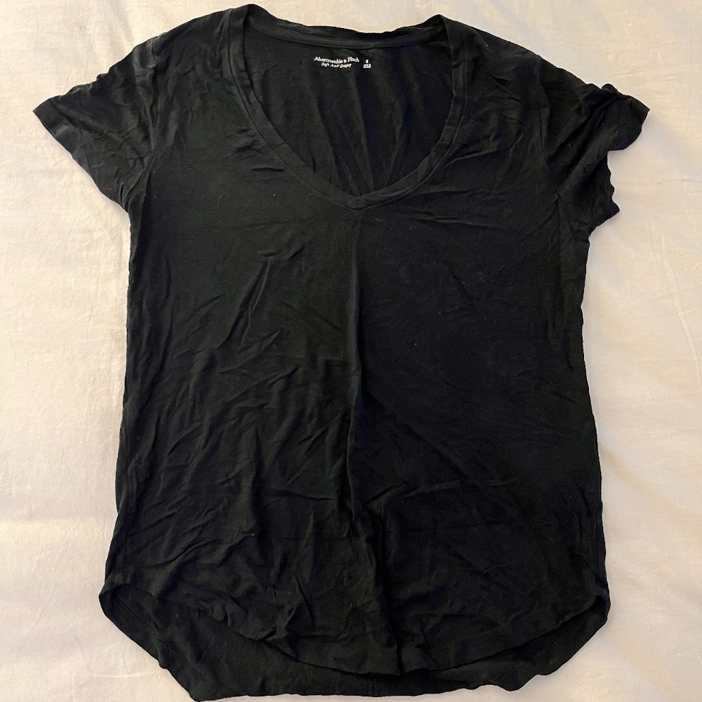 Abercrombie - Black V-neck - S